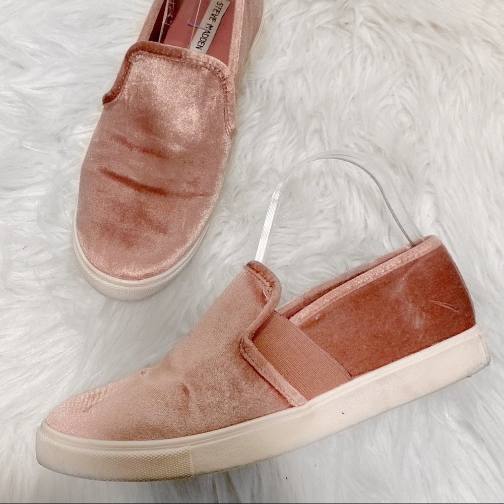 Steve Madden Evangel Velvet Slip On Sneaker GUC